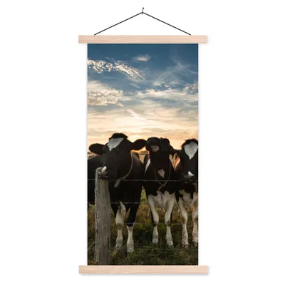 Produktbild von MuchoWow® Textilposter Tiere - Kuh 60x120 cm mit holzfarbenen Rahmen - Holz