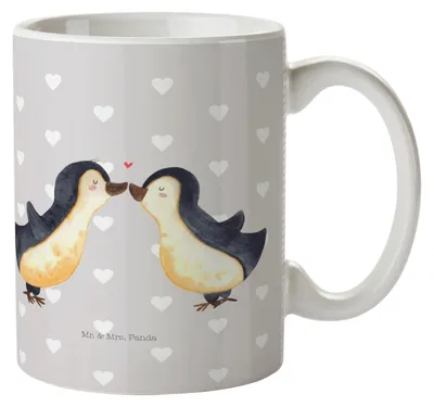 Produktbild von Mr. & Mrs. Panda Pott Pinguin Liebe - Grau Pastell - Geschenk, Vertraut, Reisebecher, Trinklernbecher, Freundin, Camping Tasse, Plastikbecher, Hochzeit, Hochzeitstag