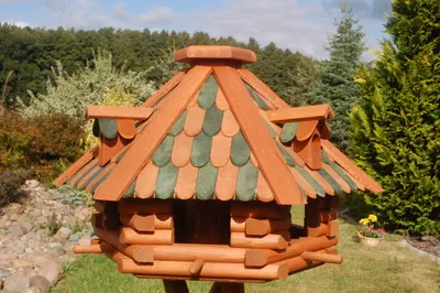 Produktbild von Vogelhaus/ Futterhaus mit Holzschindeln und Gauben V13