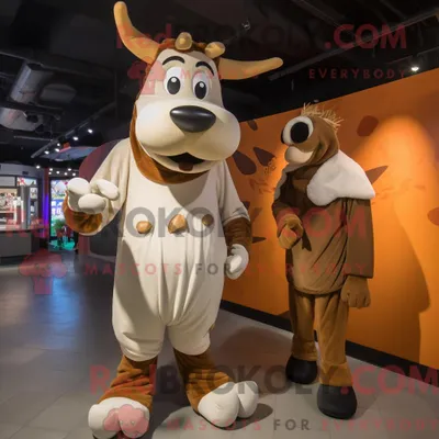 Produktbild von Maskottchen REDBROKOLY einer braunen Holstein-Kuh mit Kapuzenpullover und Uhren