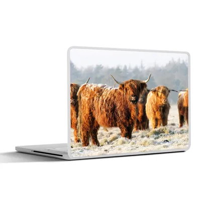 Produktbild von MuchoWow® Laptop Aufkleber Sticker Cover Schottische Highlander - Schnee - Wald 30x21 cm - Sticker für Laptop - Selbstklebend