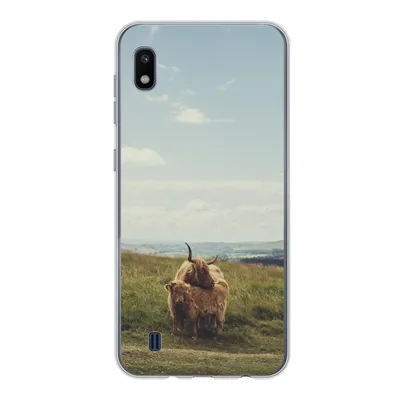 Produktbild von MuchoWow® Handyhülle Schutzhülle Hülle für Samsung Galaxy A10 Schottische Highlander - Gras - Wolken - Tiere Silikon Softcase Handy Hülle - Schutzhülle