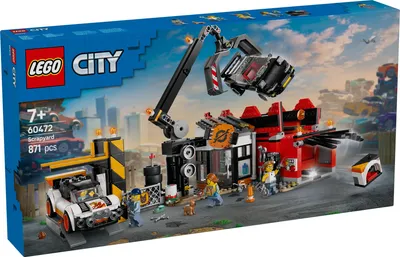 Productafbeelding van LEGO City Autodemontageplaats met auto's - Speelset met persmachine en kraan, 2 speelgoedauto's, 4 arbeiders minifiguren en een kantoorgebouw - Verjaardagscadeau voor jongens en meisjes vanaf 8 jaar, artikelnummer 60472