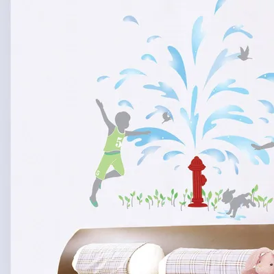 Image de Autocollants muraux décoratifs représentant une fontaine et des enfants.