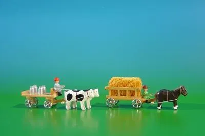 Produktbild von Miniaturen Tafelwagen und Leiterwagen mit Kutscher natur BxH 9x3,5cm NEU