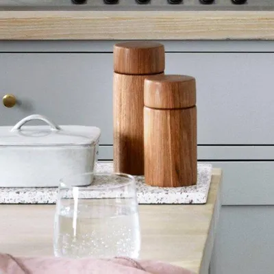 Produktbild von Famanu Salz- und Pfeffermühle aus Eichenholz - Naturbelassen