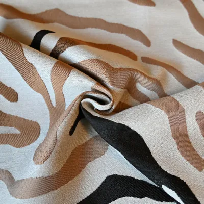 Produktbild von Jacquard-Möbelstoff mit verlaufendem Zebramuster