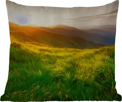 Produktbild von MuchoWow® Outdoor Kissen - Gras - Hügel - Sonne - Natur - Landschaft - 60x60 cm - Wetterfest - Lounge Kissen - Dekoration - Schlaf Kissen