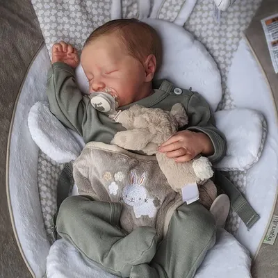 Produktbild von Reborn Babypuppe Junge 17 Zoll, handgemacht, waschbarer weicher Vinylkörper, geschlossene Augen, für Kinder