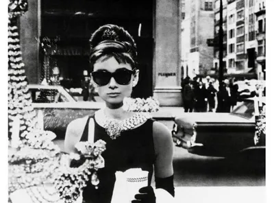 Zdjęcie produktu dla Audrey HEPBURN – Okulary przeciwsłoneczne – 40 x 50 cm – Plakat