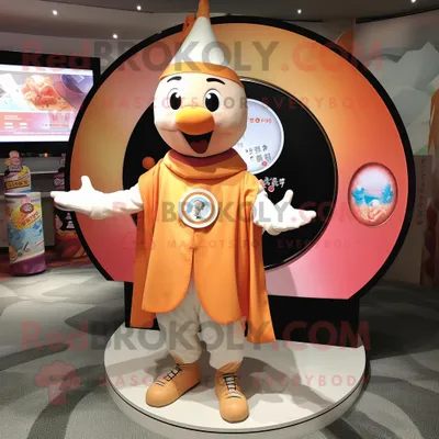 Immagine prodotto di Personaggio in costume della mascotte REDBROKOLY Peach Ring Master vestito con una polo e spille da scialle