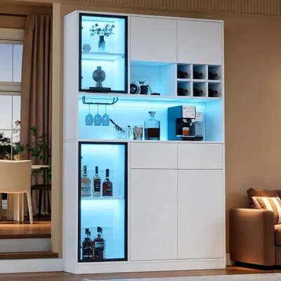 Immagine prodotto di Mobiletto espositivo 120x33x200 cm, con 6 ante (di cui 2 in vetro), 2 cassetti, vani aperti, ripiani interni regolabili, illuminazione a LED, realizzato in pannello di particelle di legno, colore bianco