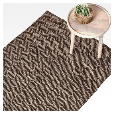 Produktbild von Teppich/Bettvorleger aus Naturfaser, 90 x 150 cm, 100% Jute, mit geometrischem Rautenmuster in schwarz-beige