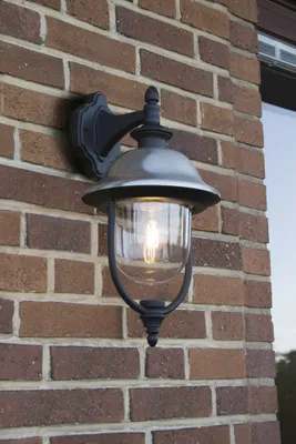 Produktbild von Konstsmide Parma Down Edelstahl Lampendach, schwarz lackiertes Aluminium, klares Acrylglas 7240-000