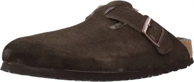 A single Birkenstock Boston clog with shearling lining, shown from a side-diagonal view.