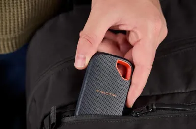 Obrázok produktu pre SanDisk Extreme Portable SSD (V3), 1 TB, USB Typ-C, USB 3.2 Gen 2x2, 2000 MB/s, 20 Gbit/s, Červená, Modrá