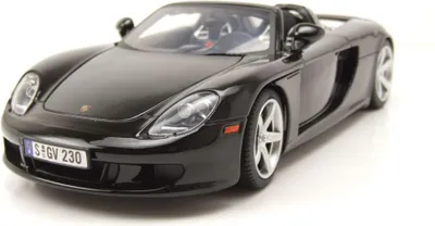 Produktbild von Motormax 73163SW Porsche Carrera GT 2004 schwarz 1:18