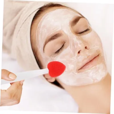 Image de 6 brosses en silicone pour le nettoyage quotidien du visage. Design léger, nettoyage en profondeur et utilisation manuelle, idéales pour les soins du visage et les accessoires de beauté