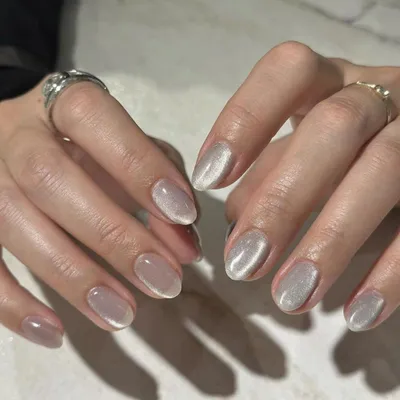 Produktbild von Künstliche Nägel Kurz Oval & Mandel Grau Cat Eye Glas Mirror Effect 30 Stück