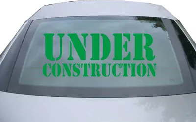 Produktbild von Indigos UG - Aufkleber Heckscheibe & Motorklappe DE2385 - grün - 600x228 mm - Under Construction - Auto Scheiben Fenster Heckklappe Tuning Racing JDM - Die cut
