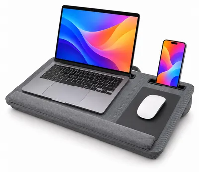 Produktbild von Relaxdays Laptopkissen mit Mauspad, BT: 55x34 cm, Antirutsch-Streifen, Tragegriff, Kissentablett Bett & Sofa, dunkelgrau, KI-generiertes Bild