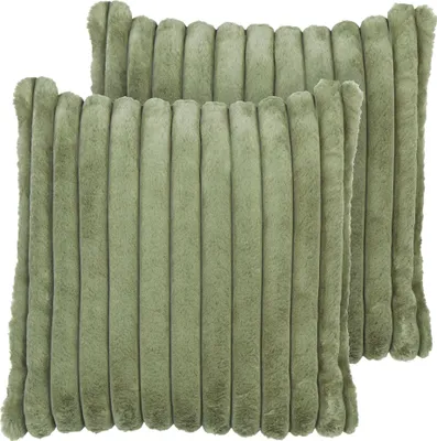 Produktbild von BELIANI Dekokissen 2er Set Grün aus Kunstfell 45 x 45 cm Quadratisch Flauschig Weich Deko Dekoration Wohnaccessoires für Wohnzimmer Schlafzimmer