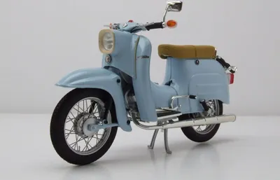 Produktbild von Simson Schwalbe KR51/1 hellblau Modellmotorrad 1:10 Schuco