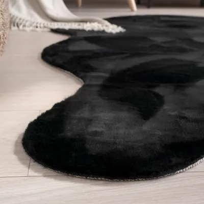 Produktbild von Teppich Wohnzimmer Kurzflor Modernes Kunstfell Fellform Weich Einfarbig Rutschfest Grösse 80x120 cm Fell-Form