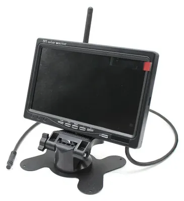 Produktbild von Funk-Rückfahrkamerasystem - 4-Kanal Monitor-Set - 18 cm Display - 4 Kameras - 16:9 - Nachtsicht - Für Lkw/Anhänger/Bus/Wohnmobil