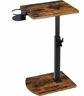 Zdjęcie produktu dla Stolik pomocniczy w stylu vintage w kształcie litery C – z regulacją wysokości – obracany o 360° – stolik pod laptopa do sofy z uchwytem na napoje i przegródką na tablet – metalowa rama – brązowy