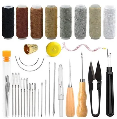 Productafbeelding van Een 32-delige gereedschapset voor het repareren en bewerken van leren schoenen, inclusief een stevige naaimachineaccessoire set, geschikt voor doe-het-zelf- en reparatieprojecten zoals meubels, tenten, tapijten en schoenen.