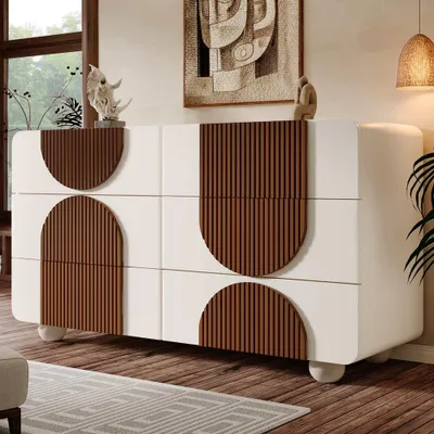 Obrázek produktu pro Elegantní bílá komoda se zaobleným designem, čokoládové dřevěné lišty, 6 tichých zásuvek a ochrana proti vyklopení, příborník 121x41x71 cm