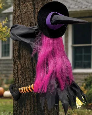 Produktbild von Baum umarmende Hexe Deko für Halloween