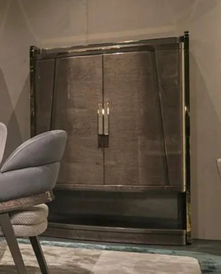 Produktbild von Casa Padrino Luxus Barschrank Grau / Gold 120 x 45,5 x H. 165,5 cm - Massivholz Weinschrank mit 2 Türen - Bar Möbel - Hotel Möbel - Luxus Möbel