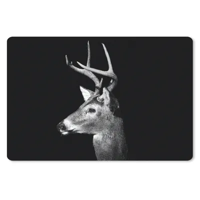 Produktbild von MuchoWow® Schreibtischunterlage Hirsch - Porträt - Schwarz und weiß 60x40 cm - XXL Mauspad - Großes Mauspad