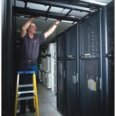 Produktbild von APC Montageservice NetBotz NBRK0450/NBRK0570/NBWL0355/NBWL0455