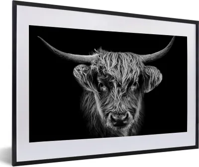 Produktbild von MuchoWow® Gerahmtes Poster Schottischer Highlander - Schwarz - Kuh - Tiere 60x40 cm - Poster mit Schwarzem Bilderrahmen Wandposter Rahmen Foto Bilder - Schlafzimmer - Plakat in Rahmen - Drucken