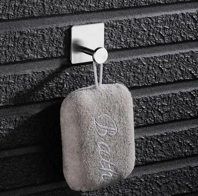 Immagine prodotto di Gancio per asciugamani senza trapano per bagno e cucina - robusto gancio multiuso [autoadesivo] - portasciugamani a parete | gancio adesivo in acciaio inox 45x45 mm | gancio per accappatoio | gancio appendiabiti adesivo - argento