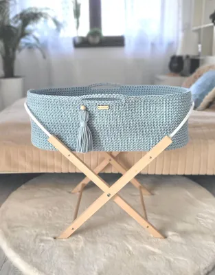 Immagine prodotto di Cestino per la culla BOHO Fatto a mano con supporto Misty Blue