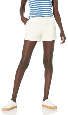 Produktbild von Amazon Essentials Damen Khakifarbene Slim-Fit Chino-Shorts mit Mittlerer Leibhöhe, 9,0cm Beininnenlänge, Creme, 48