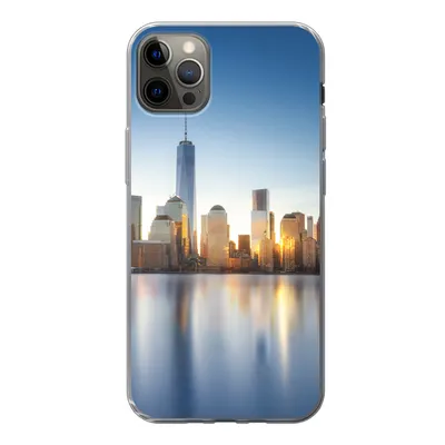 Produktbild von MuchoWow® Handyhülle Schutzhülle Hülle für iPhone 12 Pro Max New York - Skyline - Spiegelung Silikon Softcase Handy Hülle - Hartschale