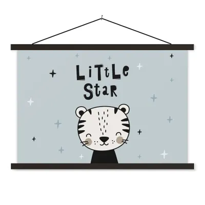 Produktbild von MuchoWow® Textilposter Zitate - Kleiner Stern - Sprichwörter - Baby - Kinder - Jungen - Mädchen 120x80 cm mit schwarzem Rahmen - Wanddeko