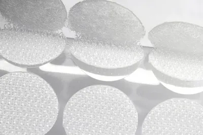 Produktbild von Selbstklebende Klettpunkte Ø18mm, 250 Stück, Weiß