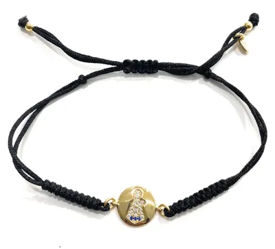 Produktbild von Armband Jungfrau von Covadonga aus Sterlingsilber und Zirkonia mit Makramee. Die