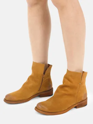 Zdjęcie produktu dla Zamszowe buty za kostkę FELMINI