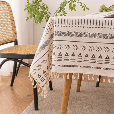 Produktbild von Unyqoos® Wasserdichte, abwaschbare Boho-Tischdecke mit Quasten – Polyestermix mit TPU-Beschichtung, öl- & fleckenbeständig, für drinnen & draußen
