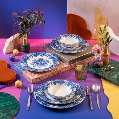 Produktbild von Hermia Concept, Hochwertiges Geschirrset (24 Teile) - 100% Porzellan, Weiß & Blau