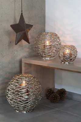 Produktbild von Fink CORONA, Windlicht, vernickelt, silberfarben, H. 26 cm, D. 26 cm Höhe: 26.00 cm Durchmesser: 26.00 cm 159524