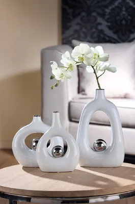 Produktbild von Gilde Vase, Tonda, Keramik, weiß, VE 4 Höhe: 22.00 cm Breite: 16.50 cm Tiefe: 6.50cm 47276