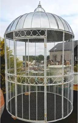 Produktbild von Casa Padrino Jugendstil Garten Vogelhaus Weiß / Silber Ø 200 x H. 300 cm - Nostalgische Vogelhäuser